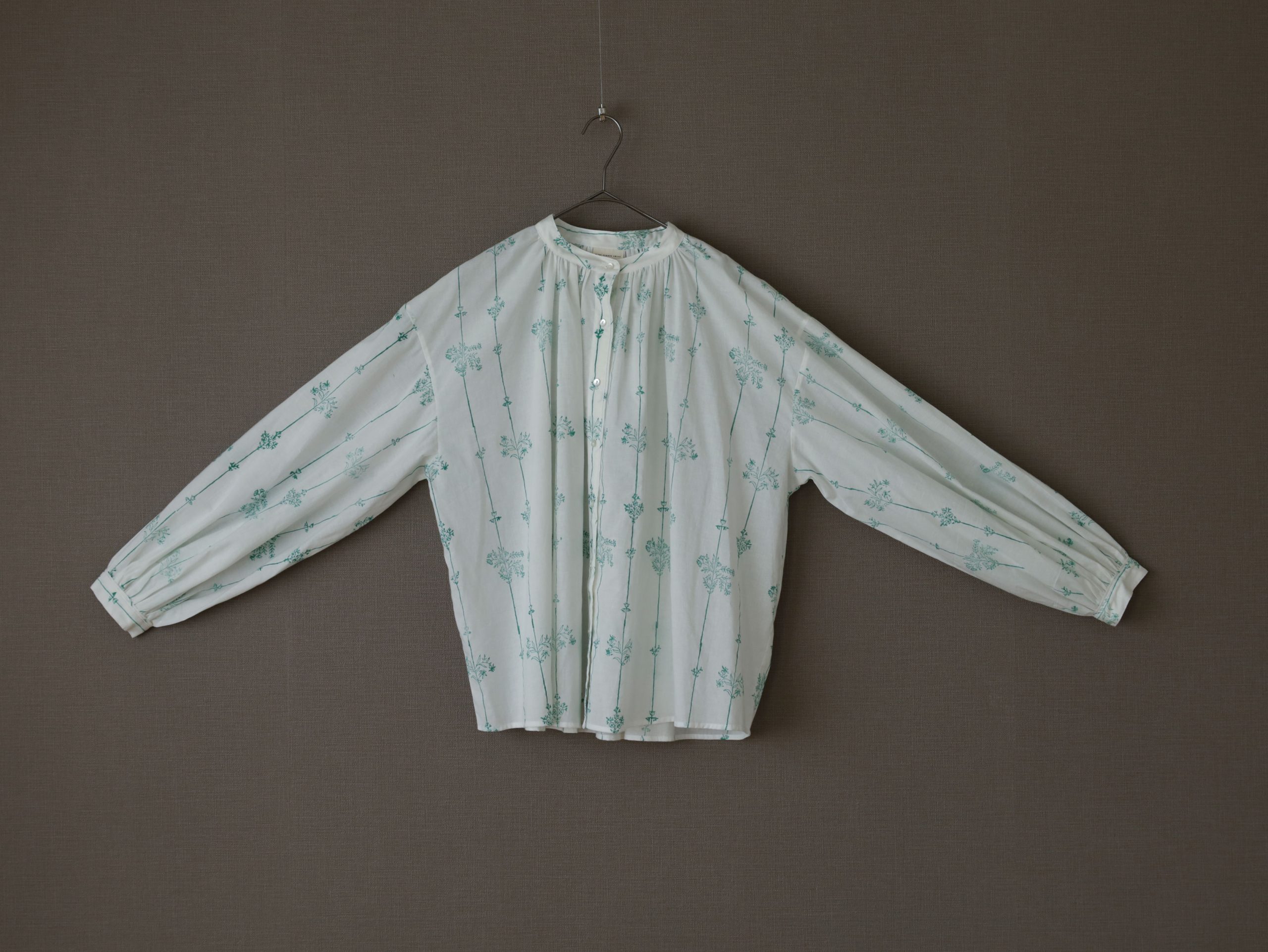 gather blouse / limited green