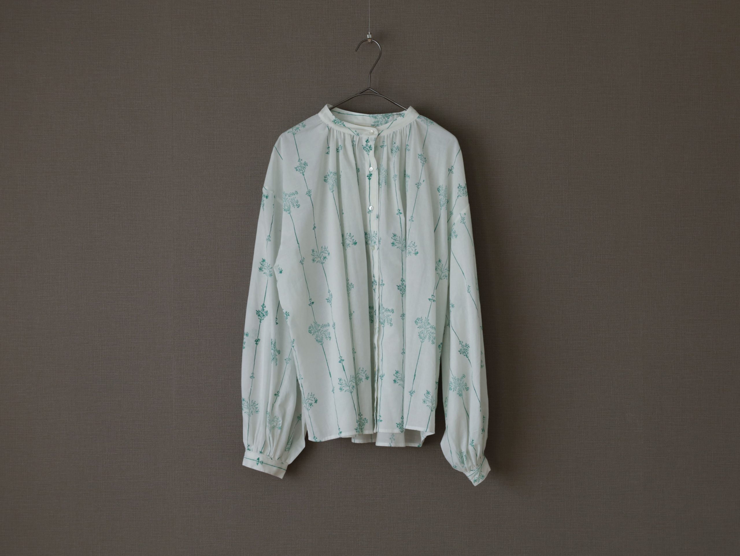 gather blouse / limited green